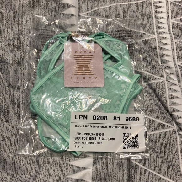 Savage Fenty g-strings - Picture 7 of 12